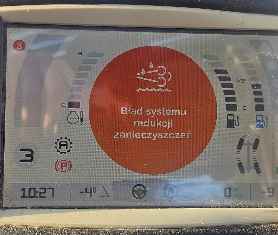Błąd systemu redukcji zanieczyszczeń — maszyna rolnicza